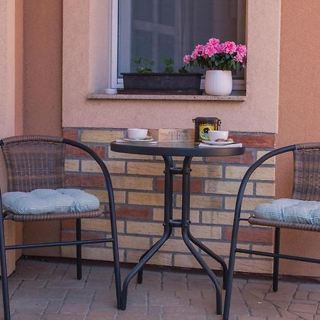 Teubel Apartman 2 Szekesfehervar Exterior foto