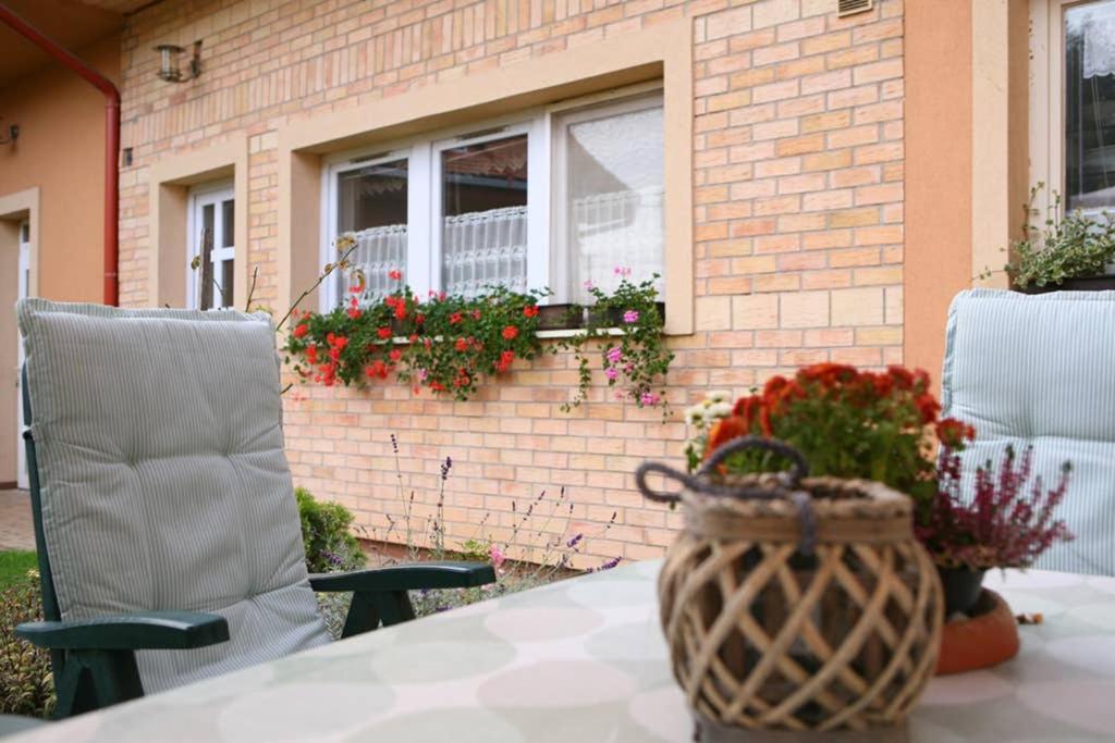 Teubel Apartman 2 Szekesfehervar Exterior foto
