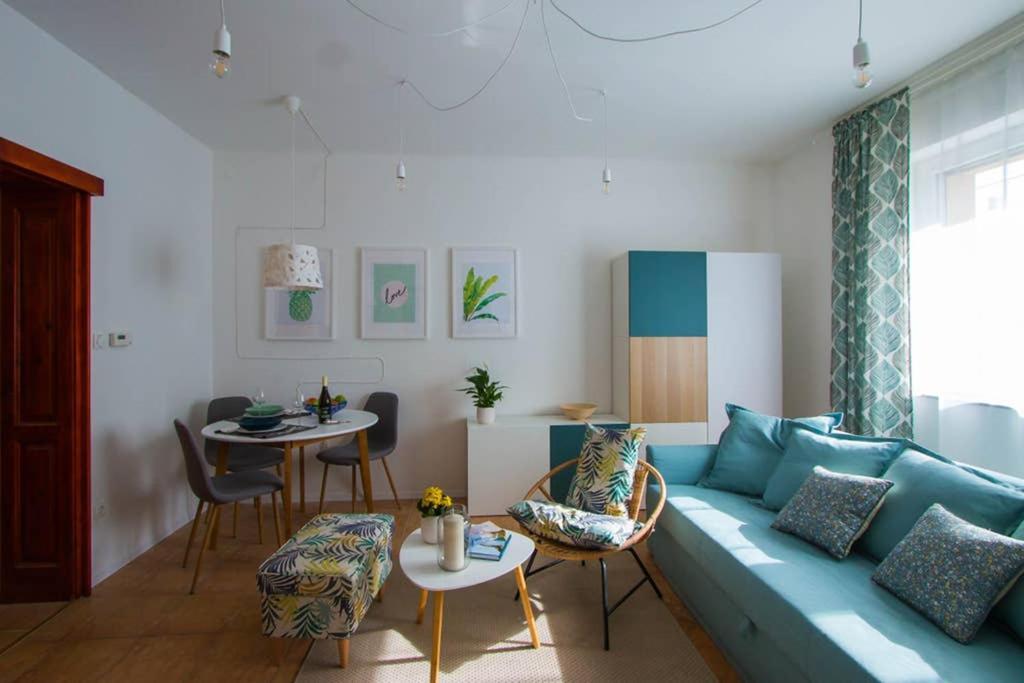 Teubel Apartman 2 Szekesfehervar Exterior foto