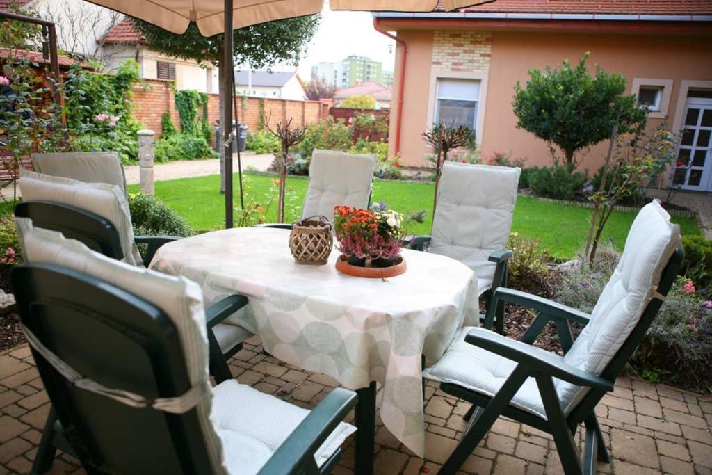 Teubel Apartman 2 Szekesfehervar Exterior foto