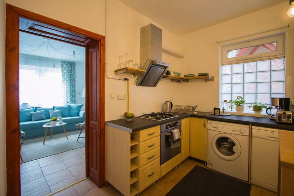 Teubel Apartman 2 Szekesfehervar Exterior foto