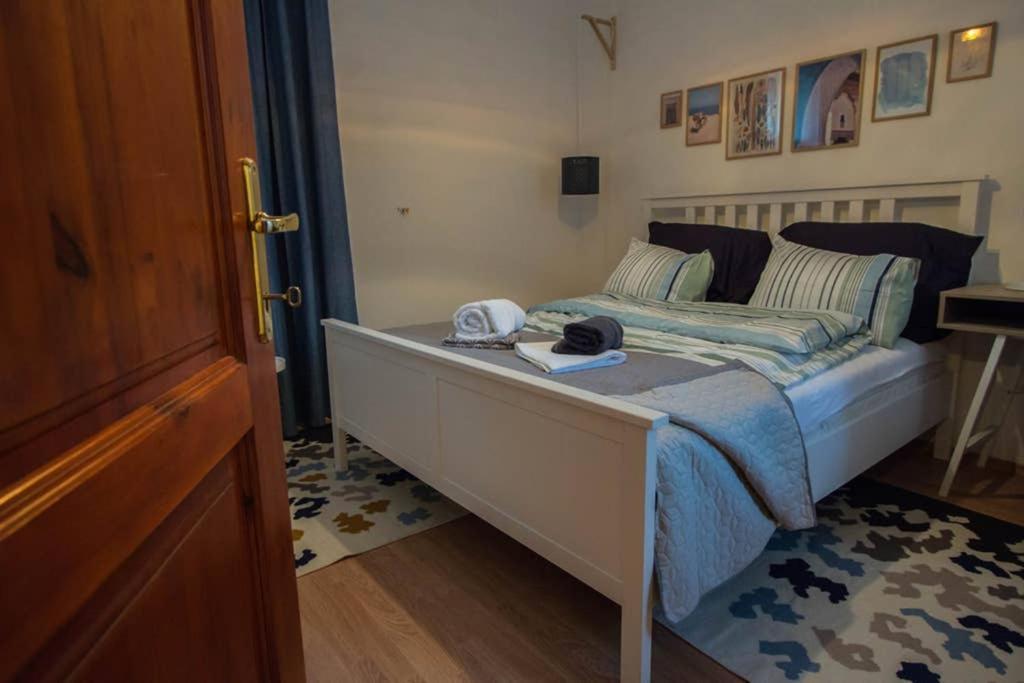 Teubel Apartman 2 Szekesfehervar Exterior foto