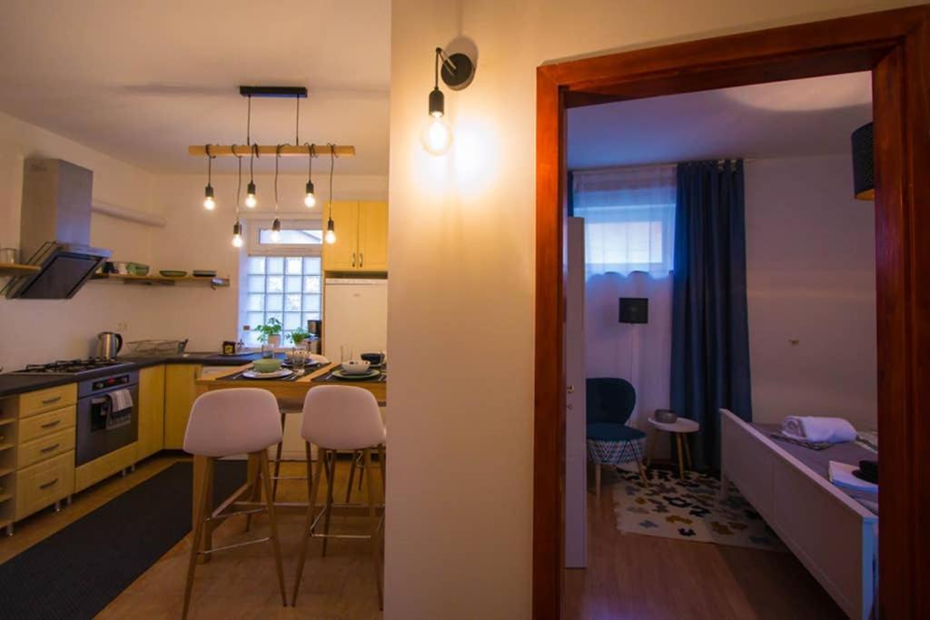 Teubel Apartman 2 Szekesfehervar Exterior foto