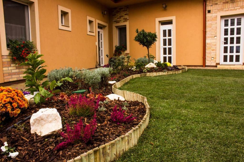 Teubel Apartman 2 Szekesfehervar Exterior foto